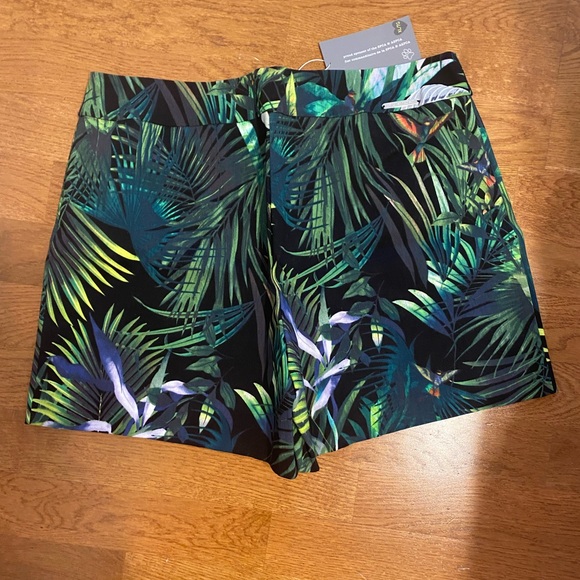 ILTM Safari shorts with stretch NWT - Picture 2 of 3